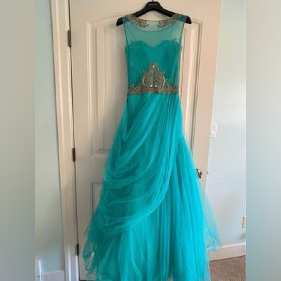 Sky Blue Gown - Picture 2 of 3